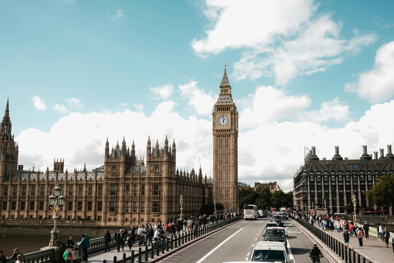 Unlock the UK Sponsor License: Essential Guide for Employers in 2025
